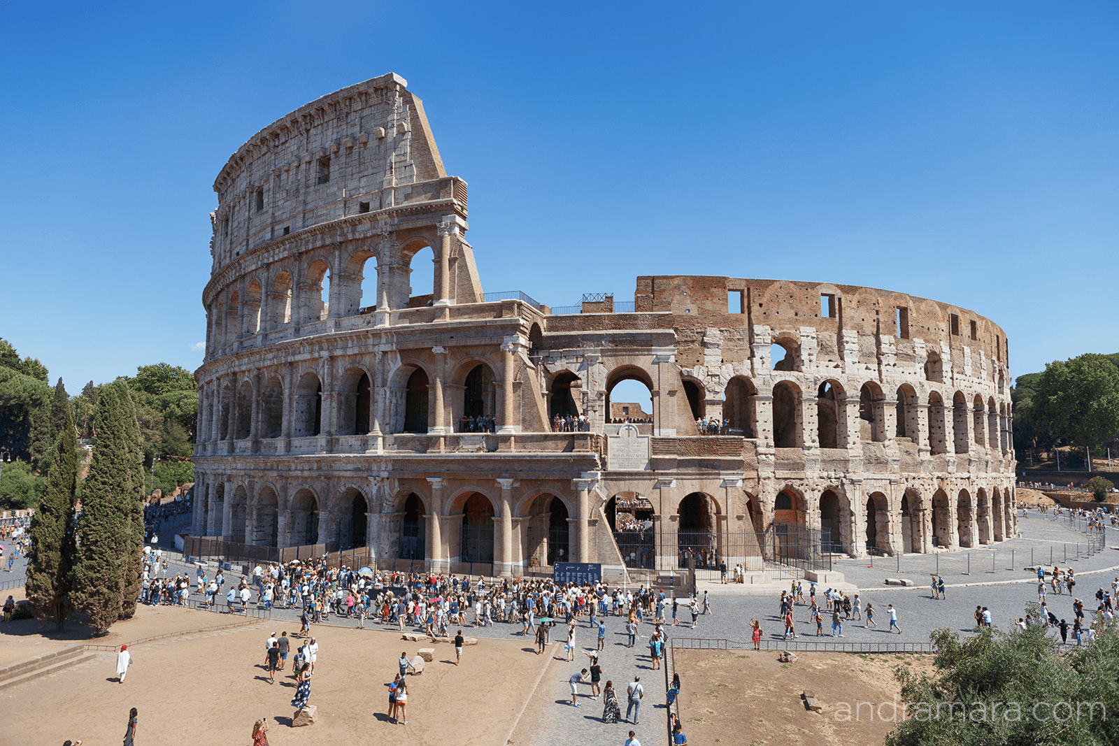 Колизей. Амфитеатр. Рим архитектура. Древний Рим достопримечательности. Стена колизея